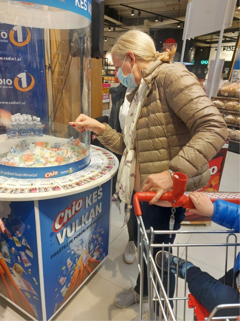 Danes štejemo v kranjskem hipermarketu!
