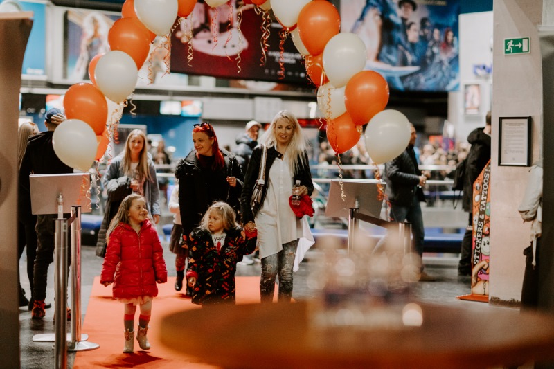 Tako so se obiskovalci zabavali na premieri v Koloseju!