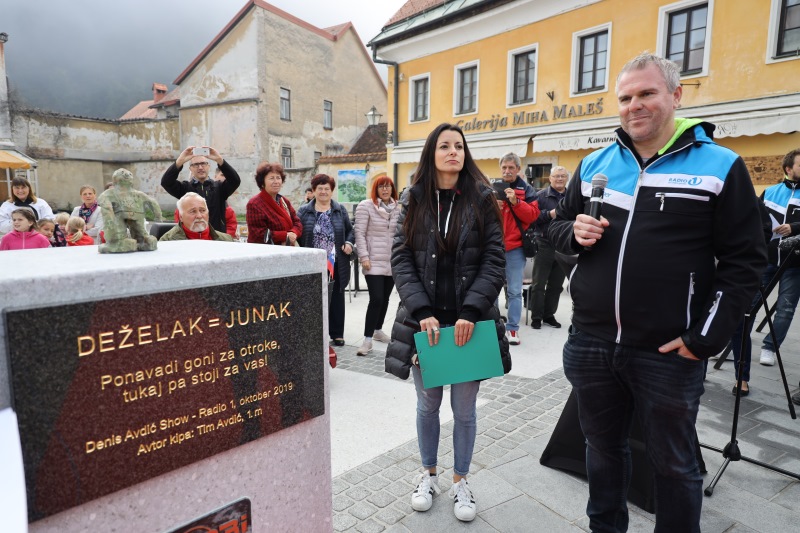 Ljudem se je zahvalil za podporo